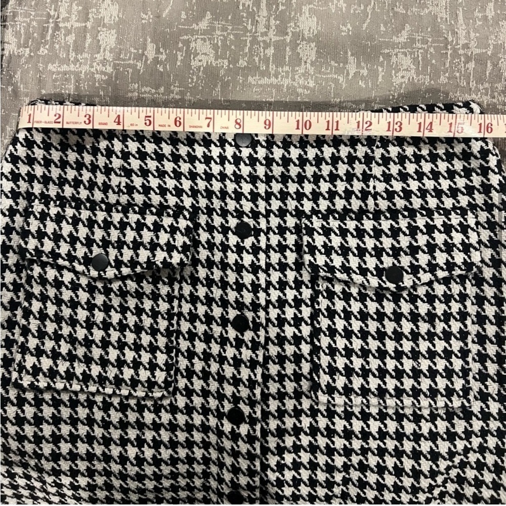 houndstooth mini skirt ( Like New) - Picture 2 of 3